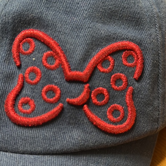 DISNEY PARKS Minnie Mouse Bow
Baseball Hat
$18 Size: OS Disney - Picture 2 of 5